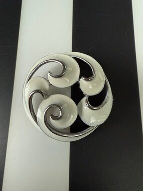 White and Silver Swirl Round Brooch